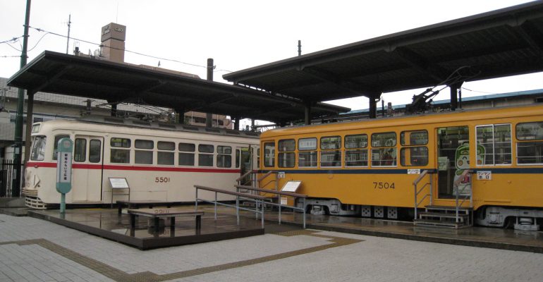 Toden Omoide Hiroba （exhibits two of old Toden trains）
